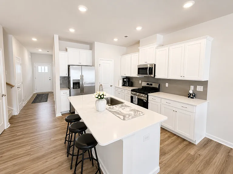 112 Holly Oak Ct — Photo 8