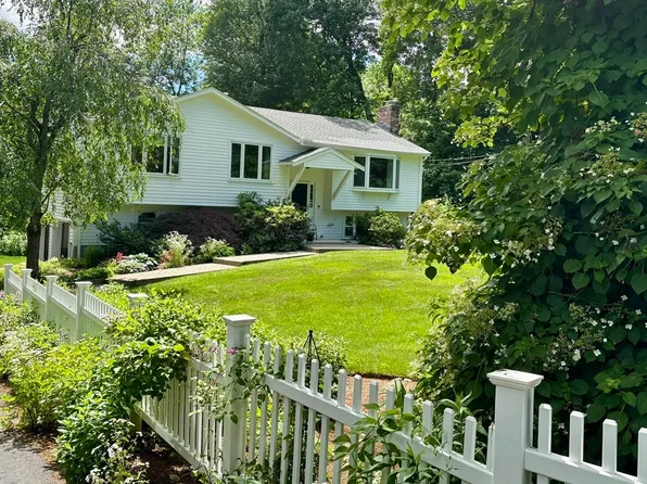 159 Appleton St, North Andover, MA 01845