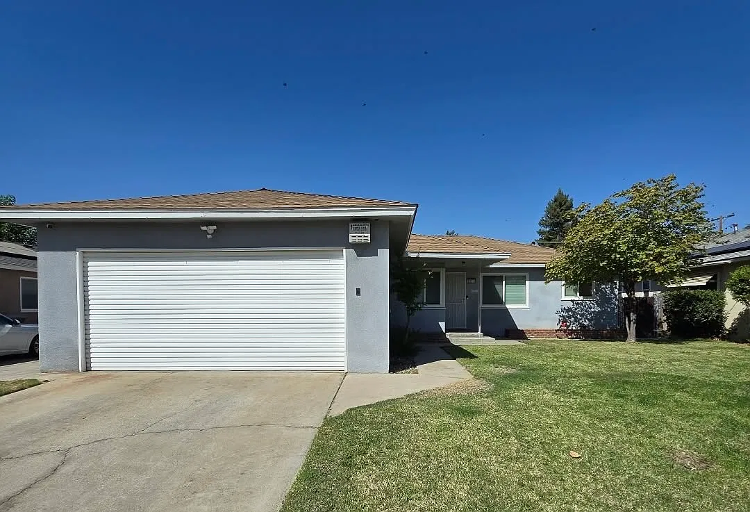 3 bed, 1.5 bath, 1470 sqft, $2,395 — Photo 1