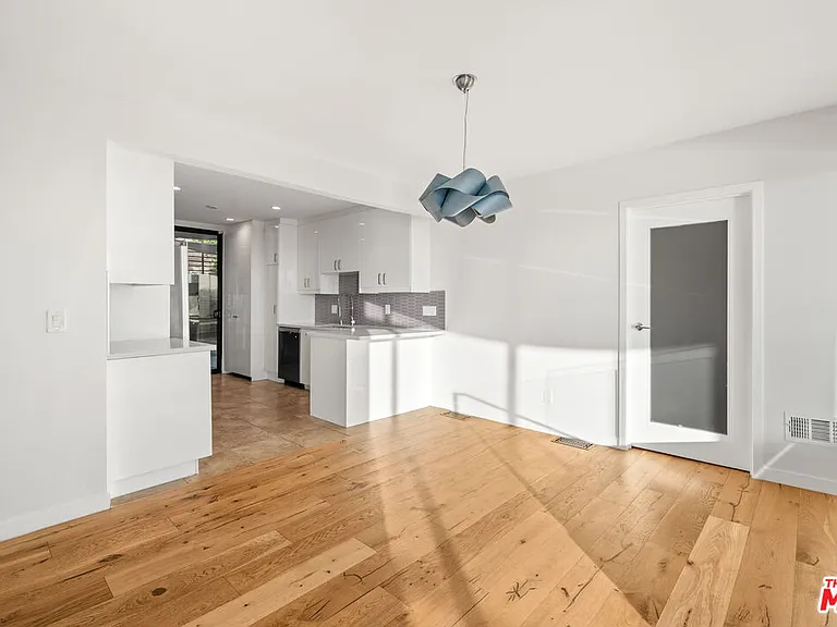 3921 Clayton Ave — Photo 16