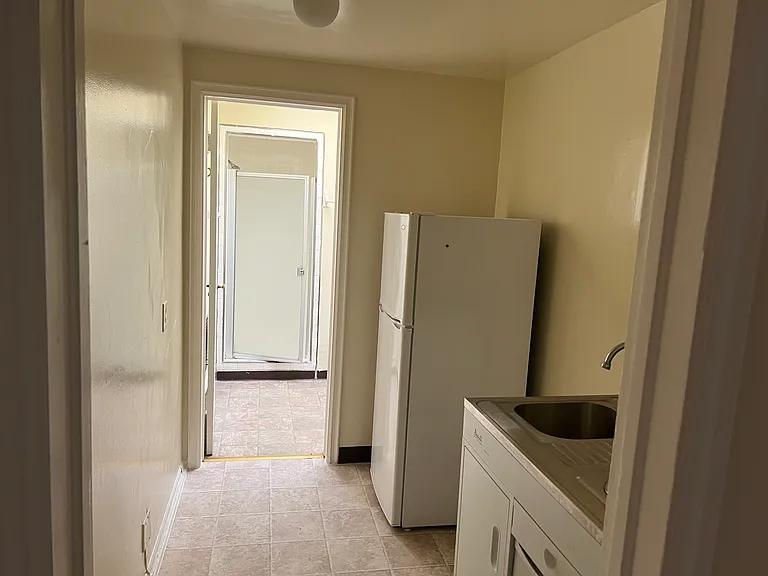 531 S Berendo St #D8 — Photo 10