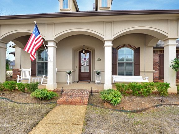3rd image of 1008 Spanish Moss Cir
