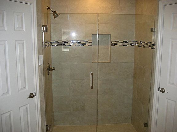 Custom Shower in Masterbath.shows attention to quality.