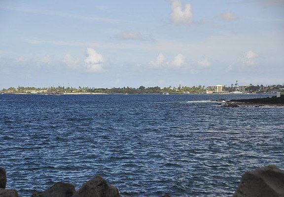 5th image of 75-5992 Alii Dr
