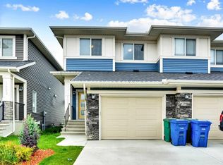 1457 E Bayview Point SW, Airdrie, AB T4B5G3