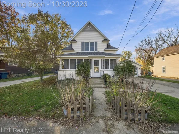 206 S Saginaw St, Montrose, MI 48457