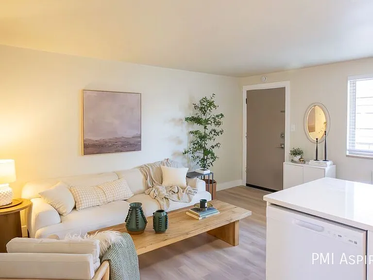 1335 N Gaylord St #102 — Photo 7