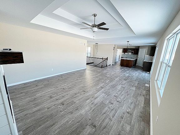 3rd image of 519 Jade Dr