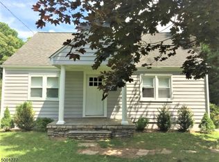 12 McCann Mill Rd, Califon, NJ 07830