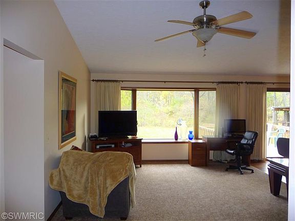 4th image of 7108 Childsdale Ave NE