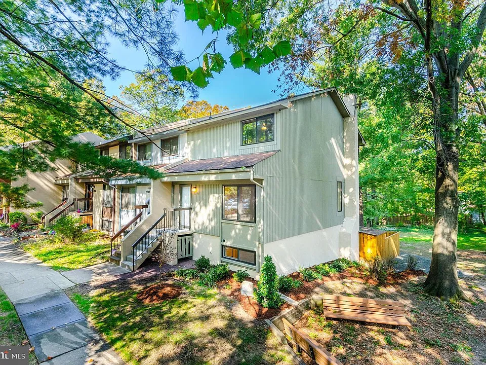 2246 White Cornus Ln