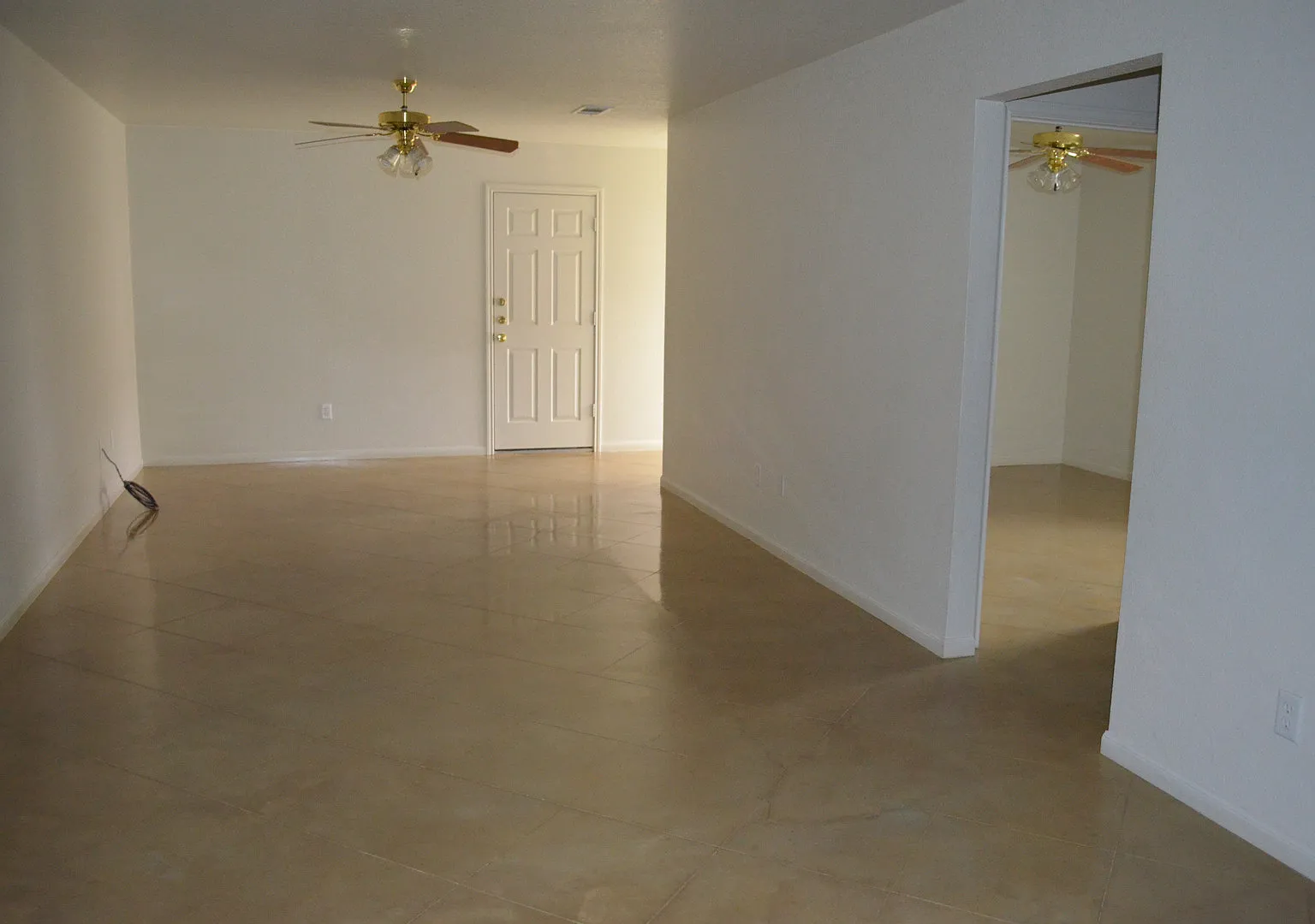 930 RW — Photo 2