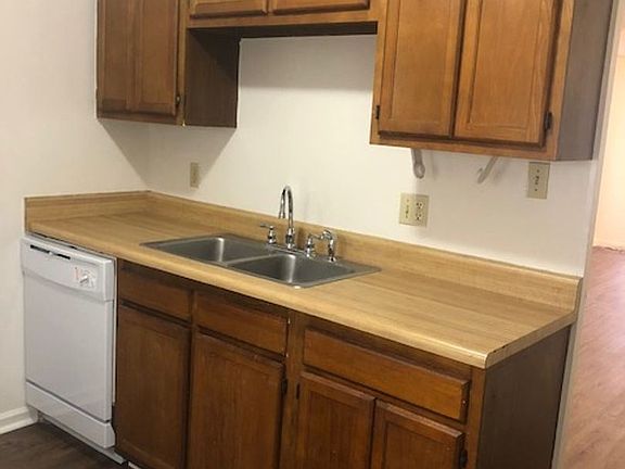 5th image of 104 Country Ln #11104500