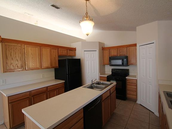 4th image of 9 Andora Ct