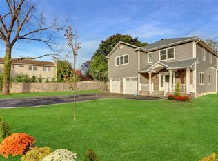 249 Commack Rd, Islip, NY 11751