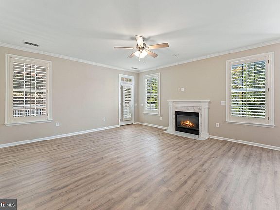 3rd image of 12897 Dunbarton Dr