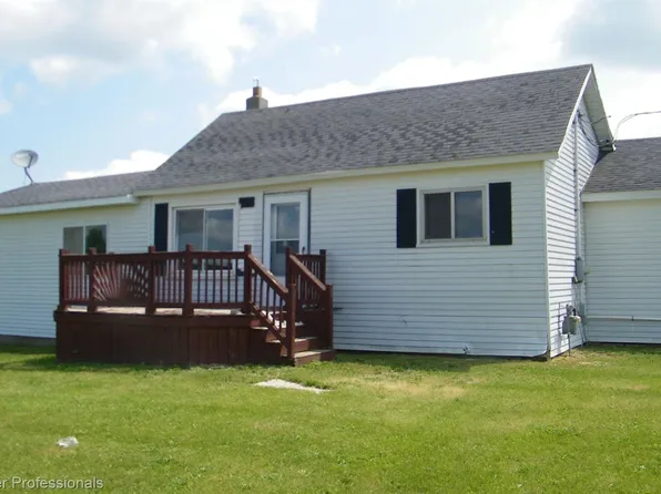 5338 Lake Pleasant Rd, North Branch, MI 48461
