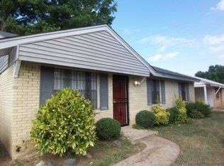 3825 Oakshire St, Memphis, TN 38109