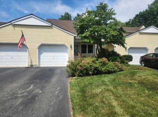 51 Carriage Ln, Newton, NJ 07860