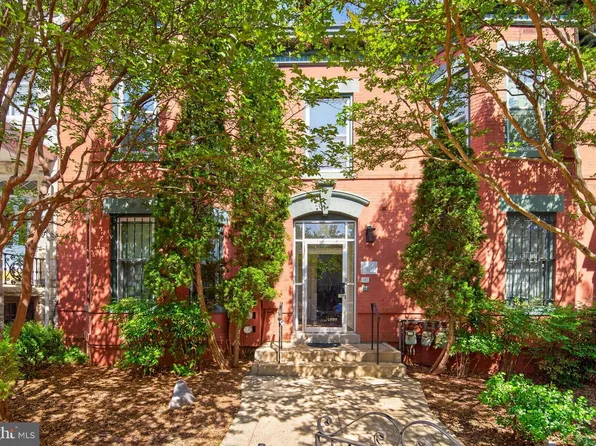 719 5th St NE APT 3, Washington, DC 20002