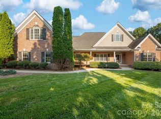 1851 29th Avenue Pl NE, Hickory, NC 28601