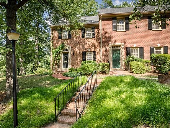 2nd image of 400 A Fisher Park Cir