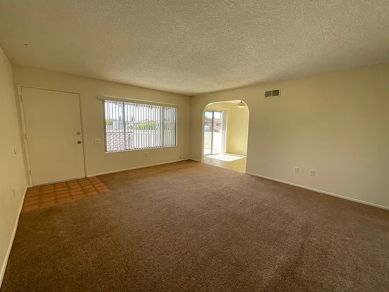 308 W Kelly Ave — Photo 3
