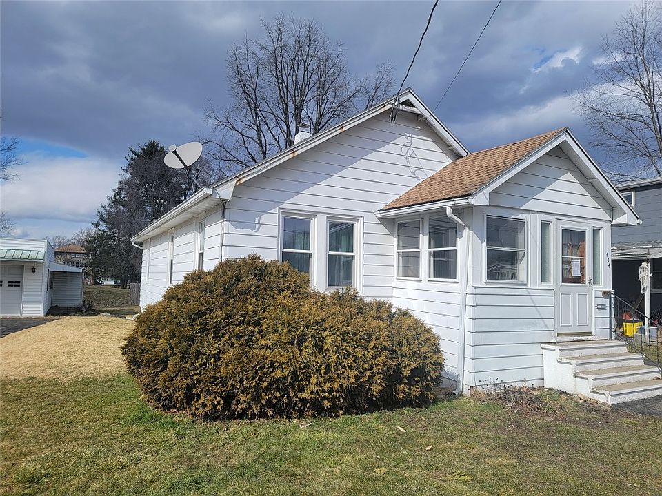 1st image of 404 Willow St