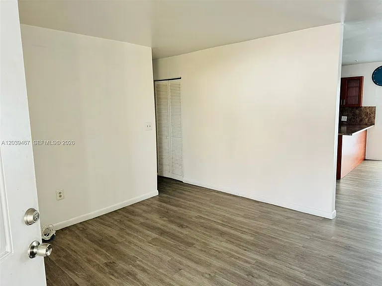215 NW 35th Ave #UP — Photo 11