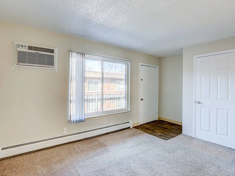 Allison Court Apartments — Photo 16