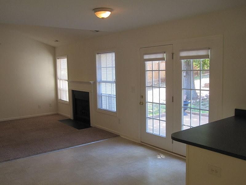 2nd image of 1409 Wall St