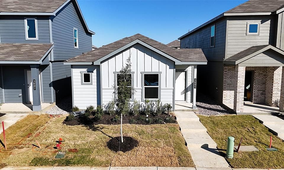 Front Elevation - D.R. Horton''''s AcornFloorplan Elevation A - All Home and community information, including pricing, included features, terms, availability and amenities, are subject to change at any time without notice or obligation. All Drawings, pictures, photographs, video, square footages, floor plans, elevations, features, colors and sizes are approximate for illustration purposes only and will vary from the homes as built.