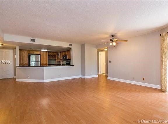 4th image of 9777 Westview Dr APT 1127