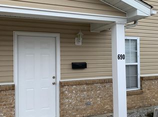 690 E College St, Troy, MO 63379
