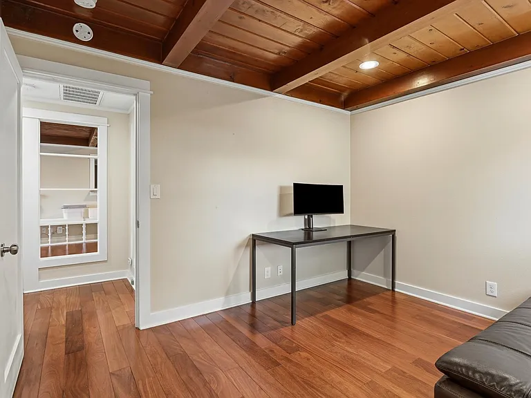599 Borregas Ave — Photo 57