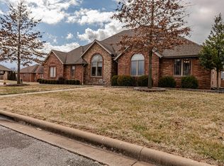 711 Hawthorne Ct, Nixa, MO 65714
