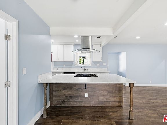 5th image of 14141 Gault St