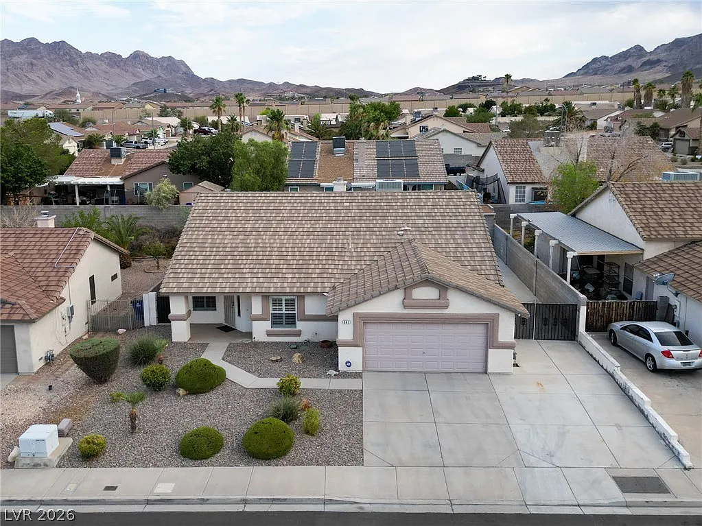 3 bed, 2.0 bath, 1816 sqft, $2,450 — Photo 4