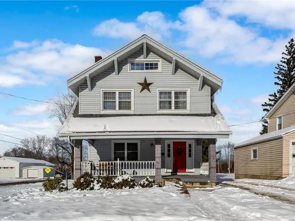 201 Edgewood Ave, Grove City, PA 16127