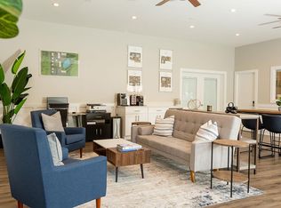 313 Hickory St #129214, Mundelein, IL 60060