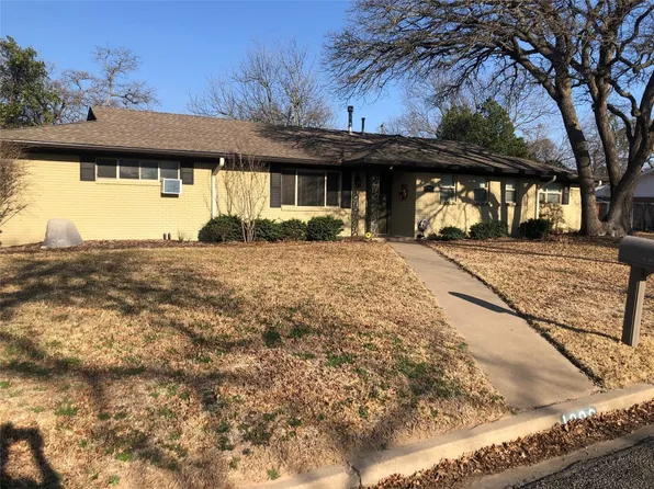 1399 N Rose Dr, Stephenville, TX 76401