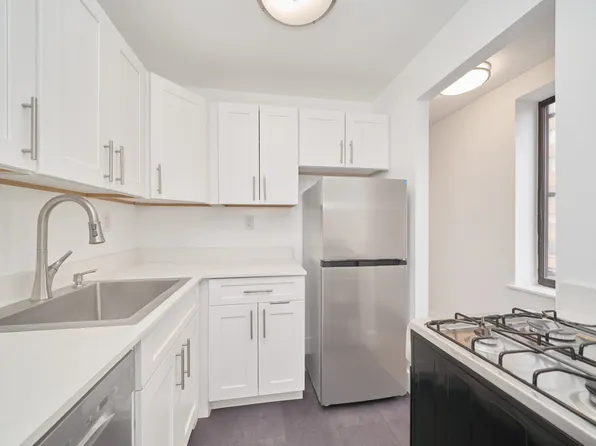 344 East 63rd Street image 2 of 11