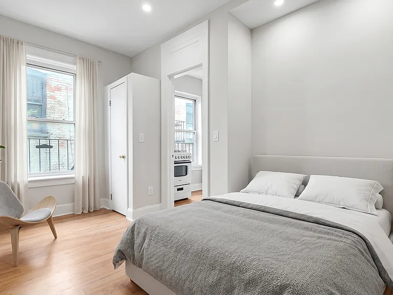 1473 Amsterdam Ave #2E — Photo 2