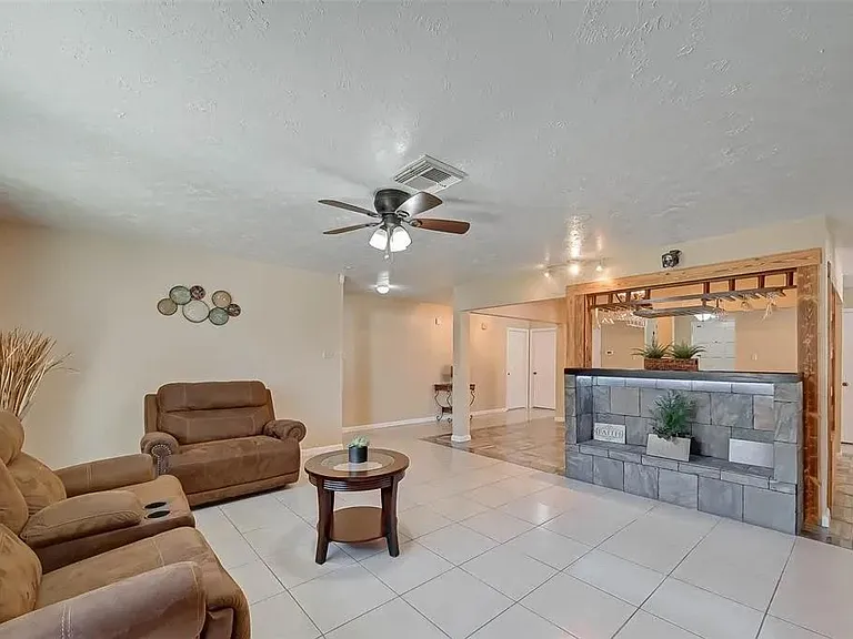 10431 Odessa Dr — Photo 13