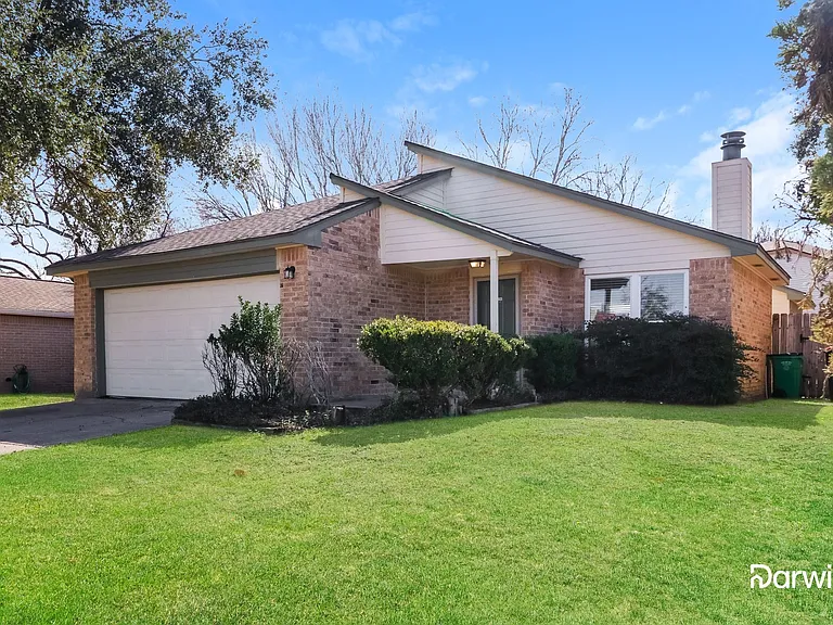 11727 Yearling Dr — Photo 2