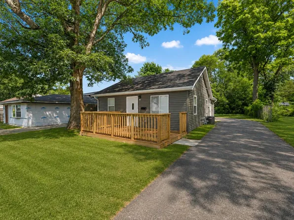 19 E 36th Pl, Hobart, IN 46342