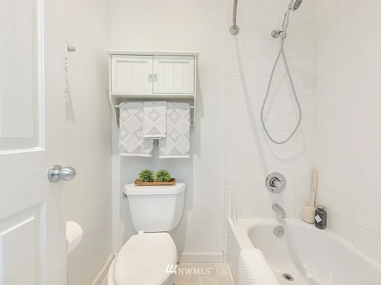 12719B Greenwood Ave N #B — Photo 21
