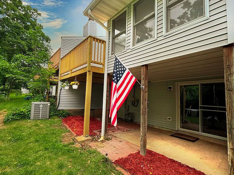 663 Hiddenwood Ct — Photo 4