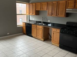 7558 S Essex Ave APT 2B, Chicago, IL 60649