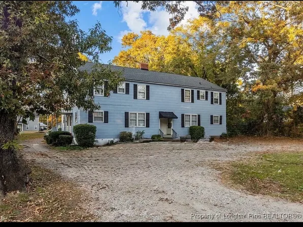 402 W 5th Ave, Raeford, NC 28376
